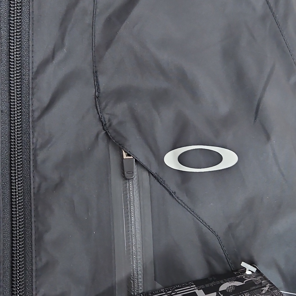 NWTs Oakley Hydrolix Don't Get Wind Black Vest Sz S Mens - Picture 7 of 8